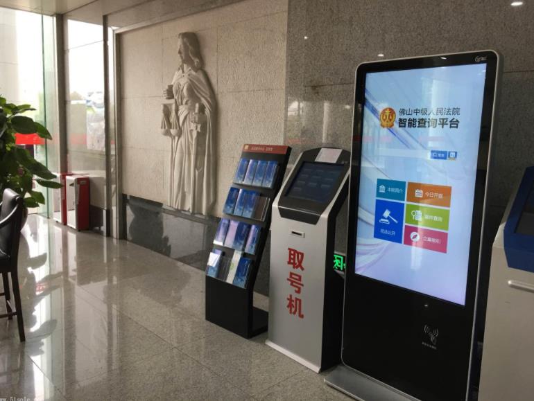 立式液晶廣告機(jī)為什么受歡迎，有什么特性？